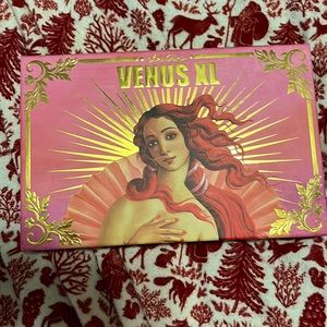 Venus XL palette lime crime
